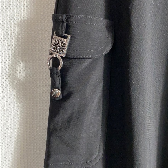 BLACK HOUSE /WHITE MARKET BLACK CAPRI’S - Picture 2 of 8